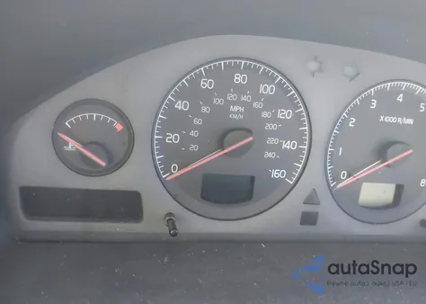 2002 Volvo S60 2.4 из США, поврежденный, VIN YV1RS61R322098265